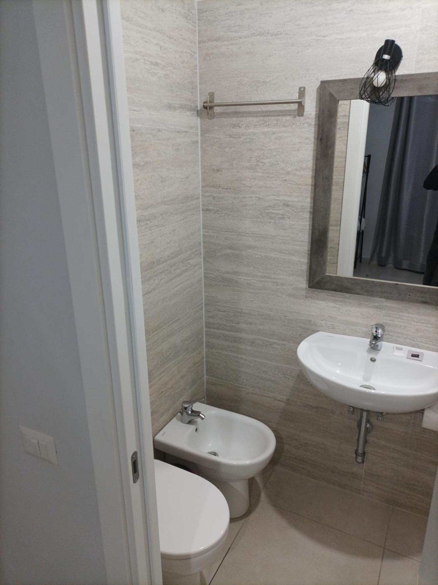 Angi Home Рим Екстериор снимка