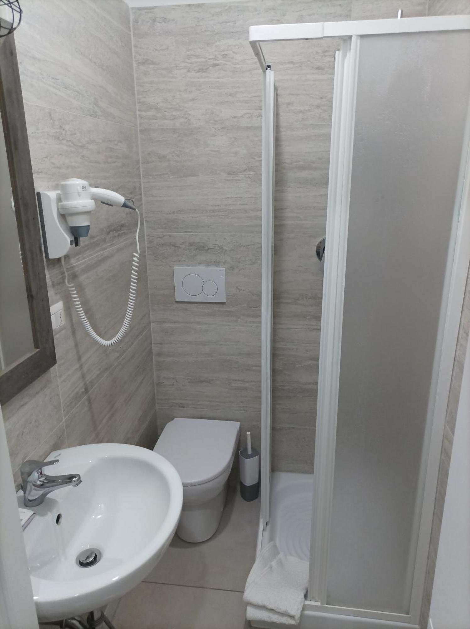 Angi Home Рим Екстериор снимка