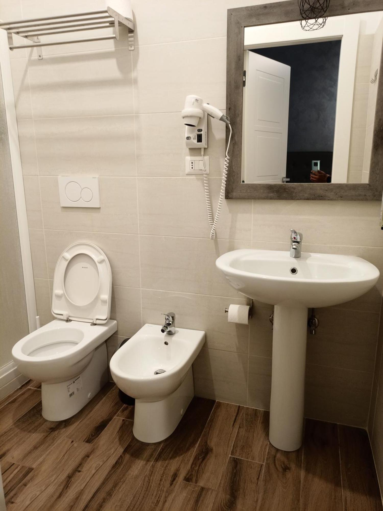 Angi Home Рим Екстериор снимка